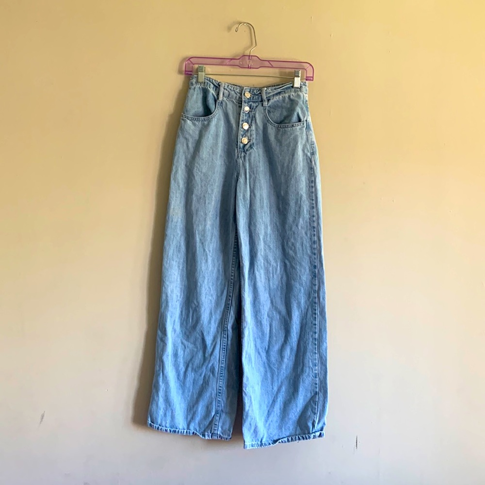 90s inspired wide leg denim jeans